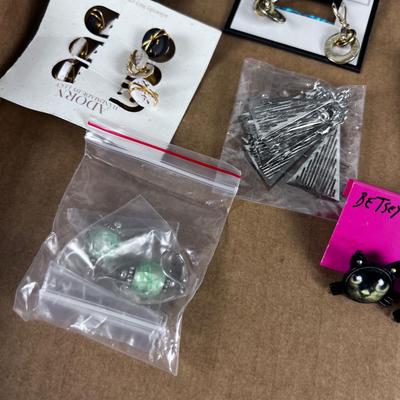 Earrings on the Card 