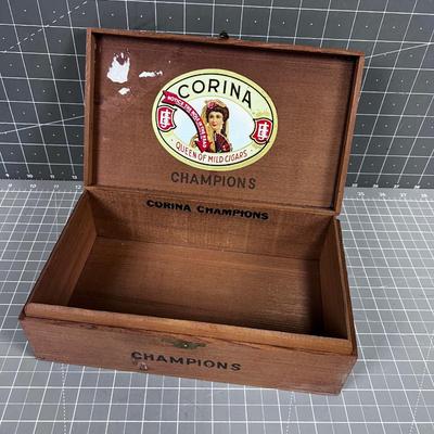 CORONA CHAMPIONS WOOD Cigar Box
