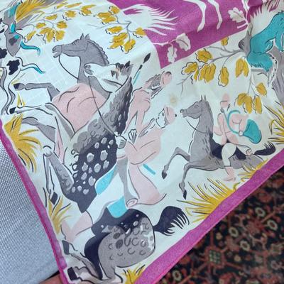 VINTAGE  BABE CREATION Woman's Scarf