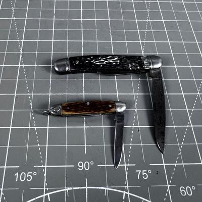 2 Small Pocket Knives