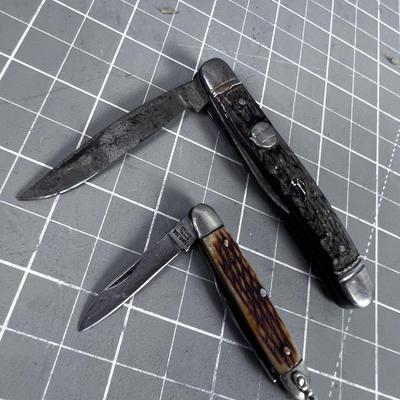 2 Small Pocket Knives