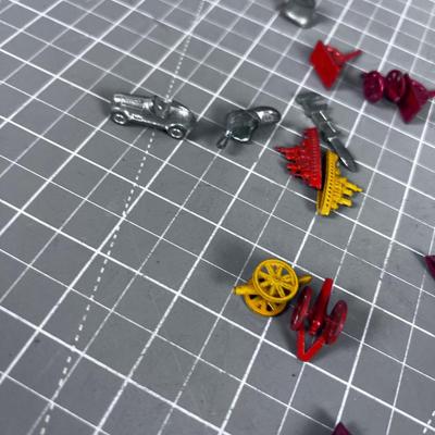 A Bunch of MONOPOLY GAME PIECES & CLUE. All Metal.