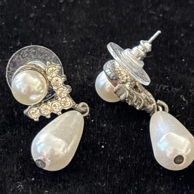 Ciner Rama white dangle earrings