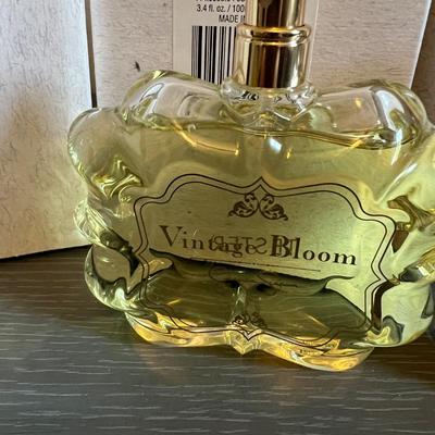 Large Lot of Designer Perfumes - Jessica Simpson, Paris Hilton