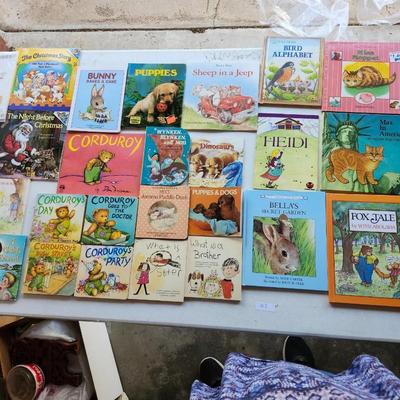 Children's book lot including some vintage