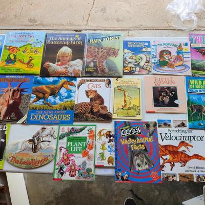 Children's book lot including some vintage