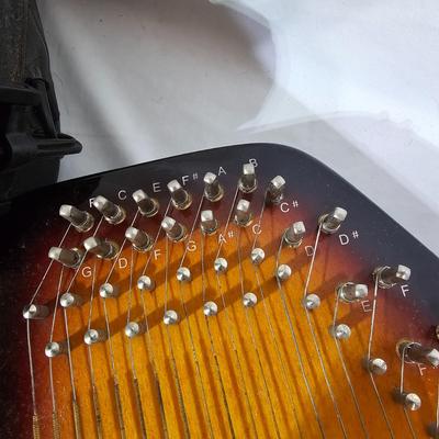 Schmidt Autoharp & Hohner Harmonica (B1-JS)