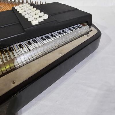 Schmidt Autoharp & Hohner Harmonica (B1-JS)