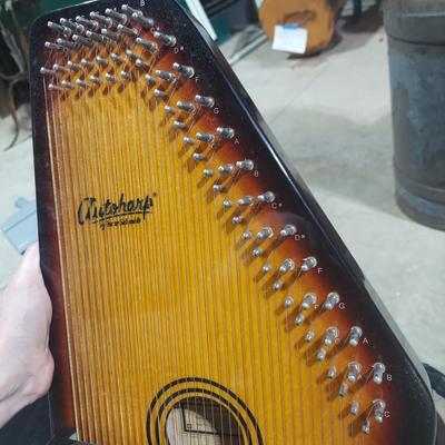 Schmidt Autoharp & Hohner Harmonica (B1-JS)