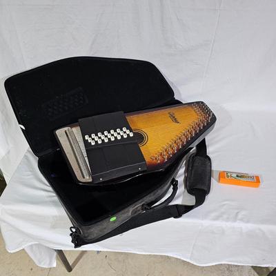 Schmidt Autoharp & Hohner Harmonica (B1-JS)