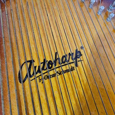 Schmidt Autoharp & Hohner Harmonica (B1-JS)