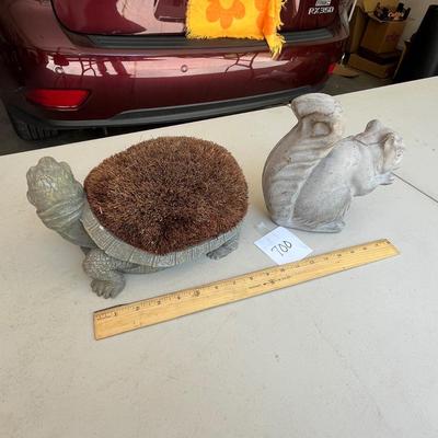 Yard art animals