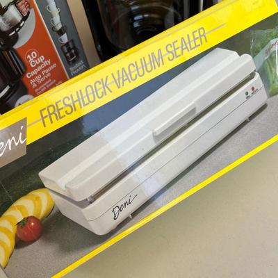 Coffee maker & vacuum sealer