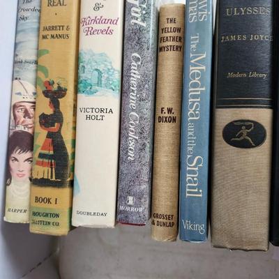 Hardback Book lot including some vintage