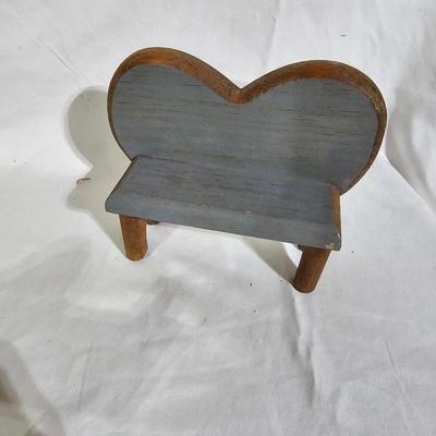 'Sarah's Attic' Americana Style Decor & More (B1-JS)