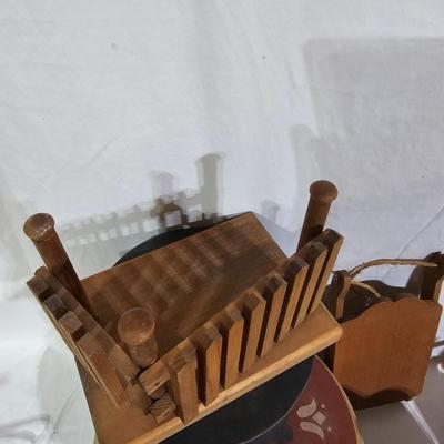 'Sarah's Attic' Americana Style Decor & More (B1-JS)