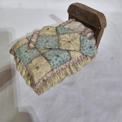 'Sarah's Attic' Americana Style Decor & More (B1-JS)