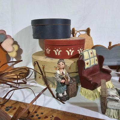 'Sarah's Attic' Americana Style Decor & More (B1-JS)