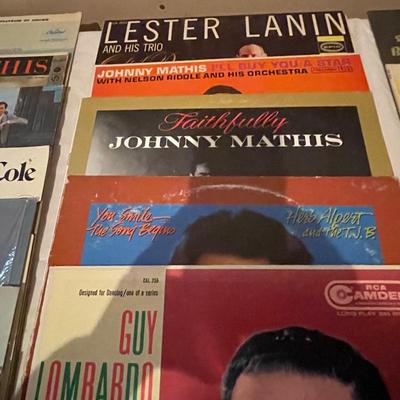 VARIOUS VINTAGE VINYL RECORDS