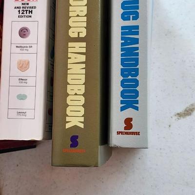 Resource books Medical lot