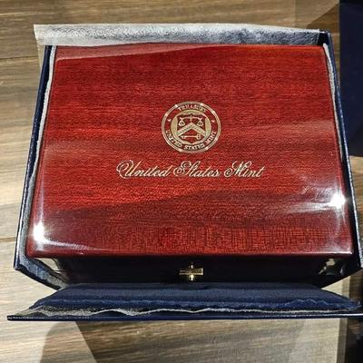 2009 1 oz 20 $ Gold coin Reserve set