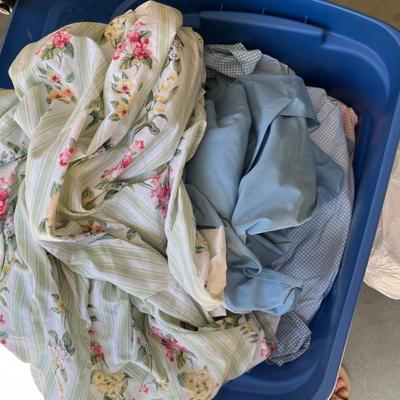 Tote of sheets