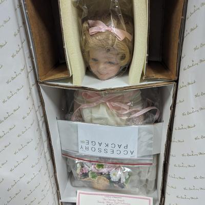 Danbury Mint Shirley Temple Flower Girl With COA