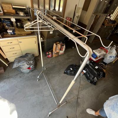 Clothes rack
