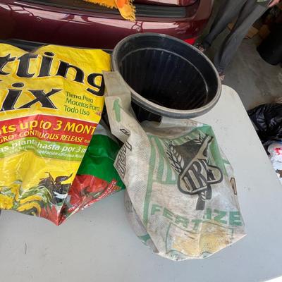 Terra Cotta pots & potting soil