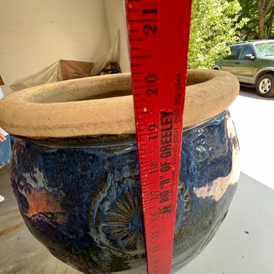 Pottery pots