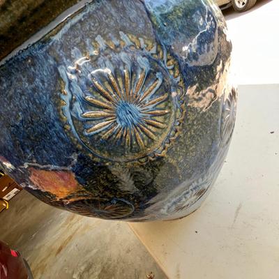 Pottery pots