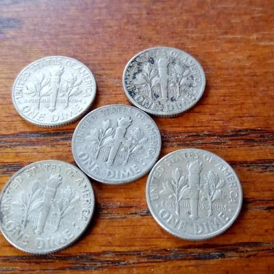 LOT 15 FIVE OLD SILVER DIMES