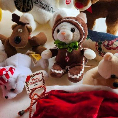 Christmas stuffed animals / plushies lot