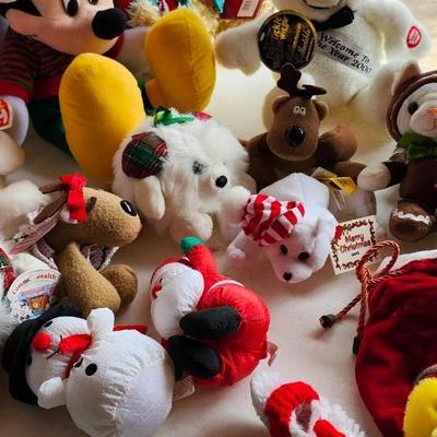 Christmas stuffed animals / plushies lot