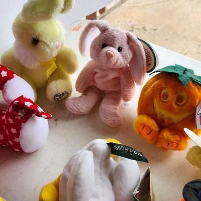 Stuffed animals / plushies lot