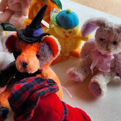 Stuffed animals / plushies lot