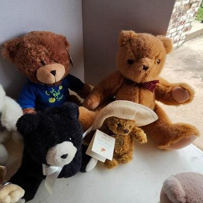 Teddy Bear stuffed animals / plushies lot including Pound Puppy