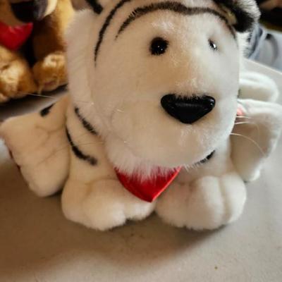 Vintage hallmark Stuffed animals / plushies lot