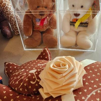 Doll and Stuffed animals / plushies lot