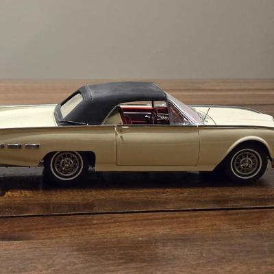 1962 Ford Thunderbird Miniature