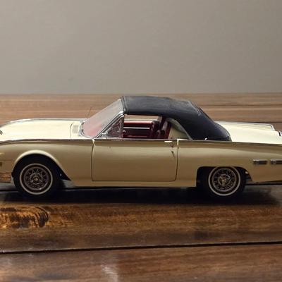 1962 Ford Thunderbird Miniature