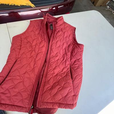 Tote of jackets / Vests