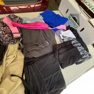 Lots of women's tops