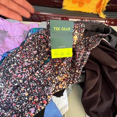 Lots of women's tops