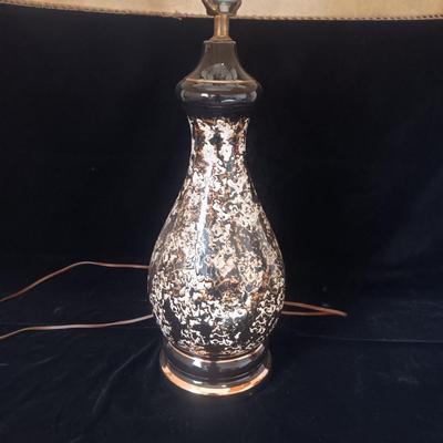 GREAT RETRO TABLE LAMP W/SPLATTER CERAMIC BASE
