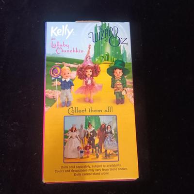 NIB 1999 THE WIZARD OF OZ "KELLY" LULLABY MUNCHKIN