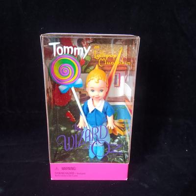 NIB 1999 THE WIZARD OF OZ "TOMMY" LOLLIPOP MUNCHKIN