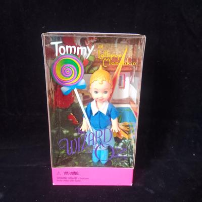 NIB 1999 THE WIZARD OF OZ "TOMMY" LOLLIPOP MUNCHKIN
