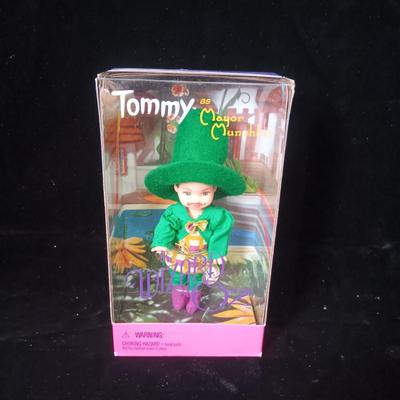 NIB 1999 THE WIZARD OF OZ "TOMMY" MAYOR MUNCHKIN