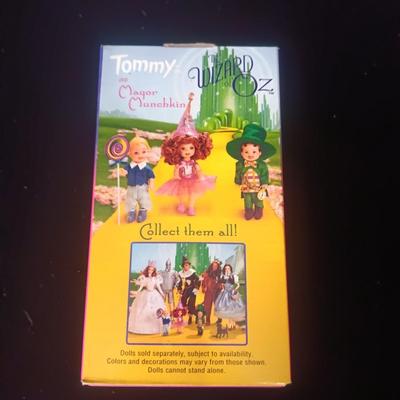 NIB 1999 THE WIZARD OF OZ "TOMMY" MAYOR MUNCHKIN